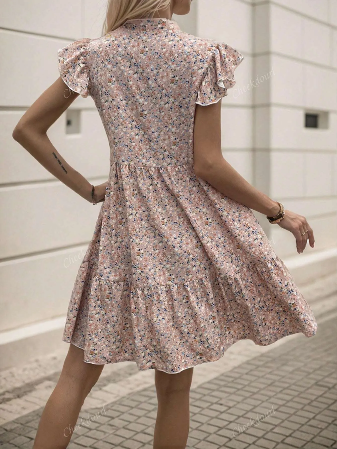 2024 Summer New V-Neck Elegant Floral Ruffled Short Dress