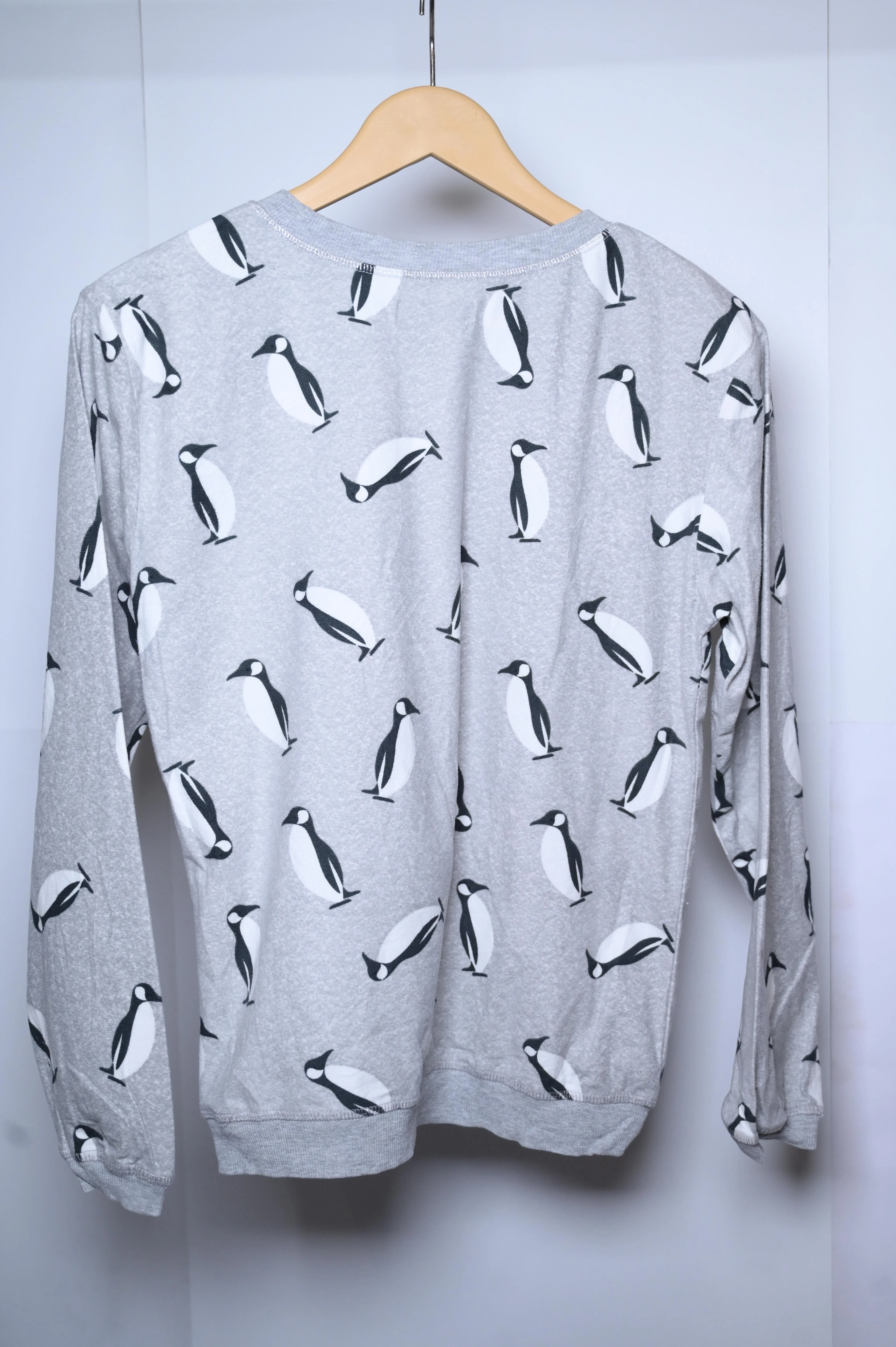 8 Avenue Light Grey Sweatshirt with Penguins