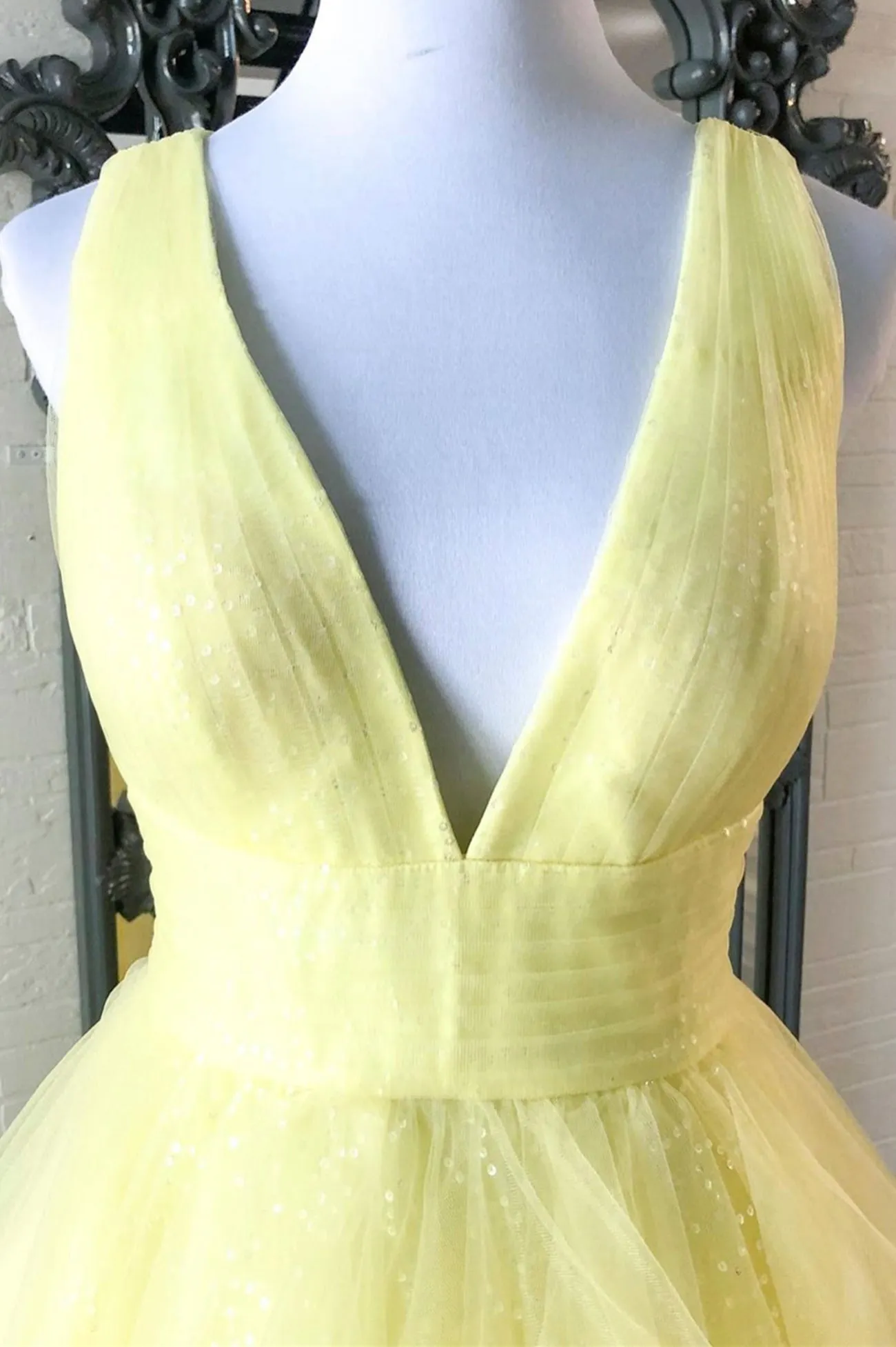 Yellow V-Neck Tulle Long Prom Dresses A-Line Evening Dresses